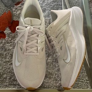 Nike woman’s sneakers